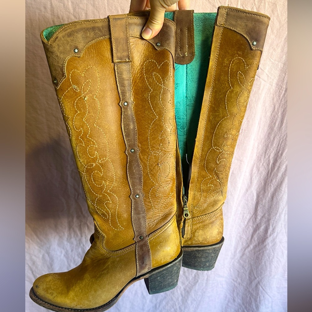Corral boots